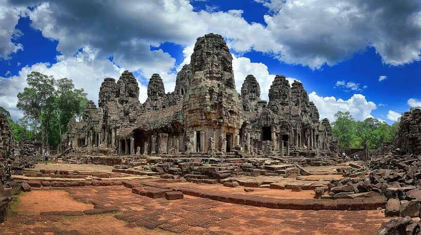 Siem Reap: Angkor Wat Sunrise Tour With Small Group - Tonle Om Gate to Bayon: from southern gate photos to the 54 towers