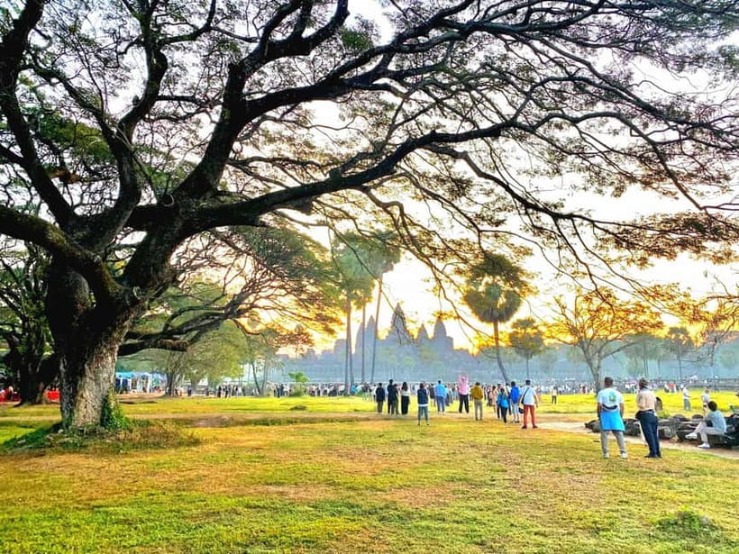 Siem Reap: Angkor Wat Sunrise Tour With Small Group - Price and logistics: what the $12 does and doesn’t cover