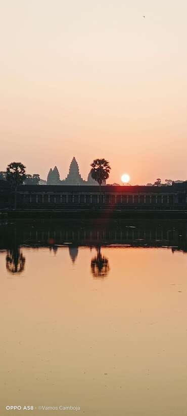 Siem Reap: Angkor Wat Sunrise Tour with Spanish Guide - What to bring and how to dress (so you don’t get stuck at the gate)