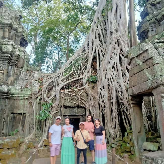Siem Reap: Angkor Wat Tour with French-Speaking Guide - Food breaks and photo planning that won’t stress you out