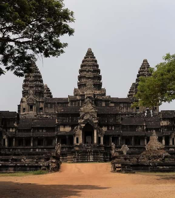 Siem Reap: Angkor Wat Tour with Italian-Speaking Guide - Price and value: $140 per group plus the Angkor ticket