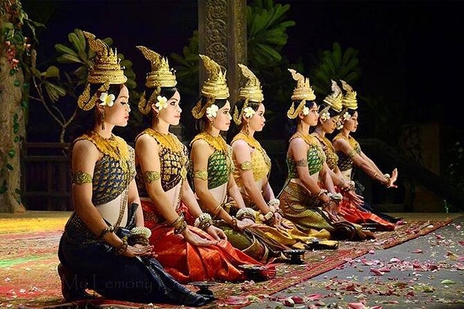 Siem Reap: Apsara Dance Show & Dinner with Tuk-Tuk Transfers - Arrival at Amazon Angkor Theater: The Part You Don’t Want to Stress