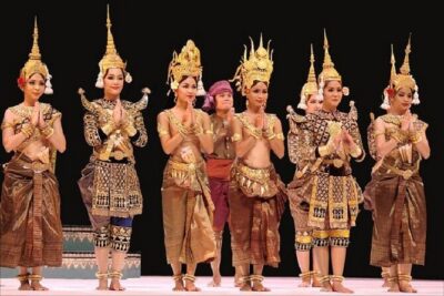 Siem Reap: Apsara Dance Show & Dinner with Tuk-Tuk Transfers - The dinner-first format: what the Khmer buffet actually delivers