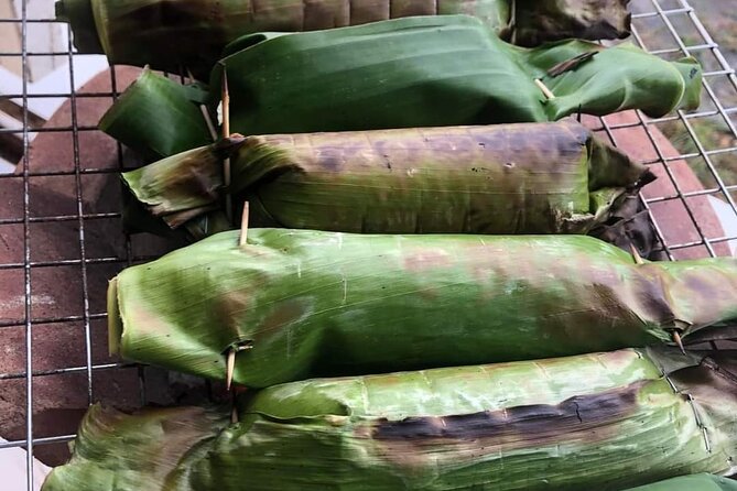 Siem Reap Authentic Breakfast and Market Tour - Stop 2 in Psar Chaa (Old Market): kuy teo kat and peanut-chili sauce