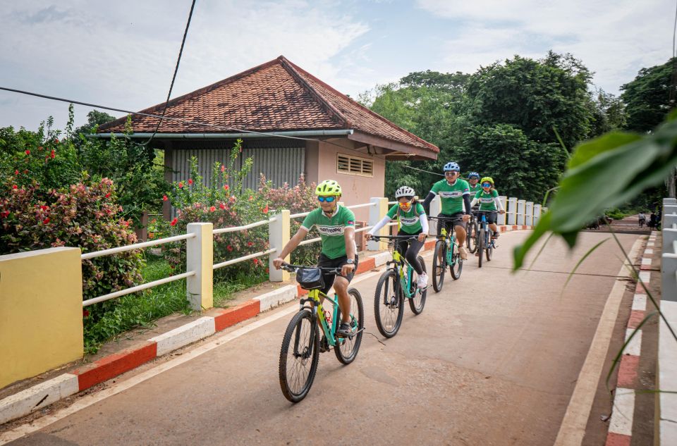 Siem Reap City Haft Day Bike Tour - Royal Independence Gardens and the Preah Ang Chek Preah Ang Chorm Shrines