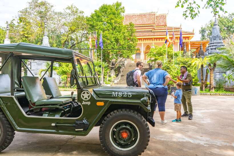 Siem Reap: Countryside Jeep Tour / SUV Car Available - West Baray Photo Stop: Big Views, Calm Moment