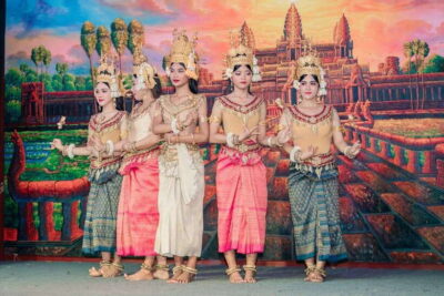 Siem Reap: Dinner and Traditional Show with Hotel Transfer - Garden Dinner vs Air-Conditioned Room: Pick Your Comfort Level