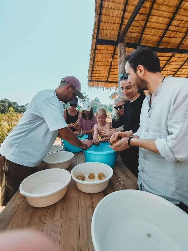 Siem Reap: Elephant Sanctuary Included Hotel Pickup Drop-off - Your guide-led briefing before you touch elephant life