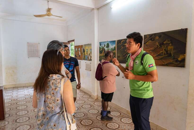 Siem Reap Evening Food Tour - On Promotion Price limit Offer - Start With Family-Style Lort Cha at Family Rice Noodle & Chives Cake