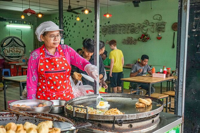 Siem Reap: Evening Foodie Vespa Tour / Tuk Tuk Available - Stop at the Local Restaurant: 30 Minutes to Set Your Taste Goals