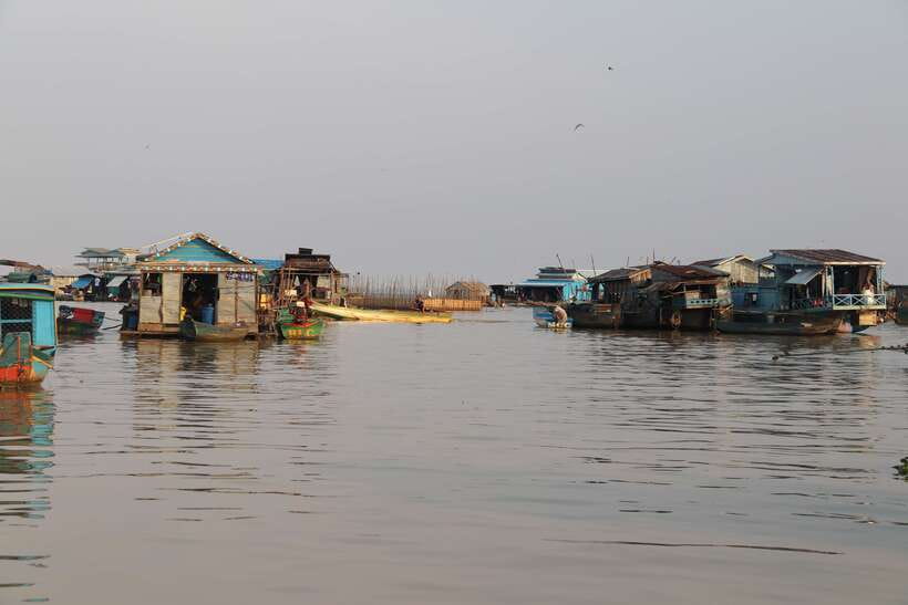 Siem Reap: Floating Village Tour - The boat part: flat-bottom cruising for narrow rivers and big views