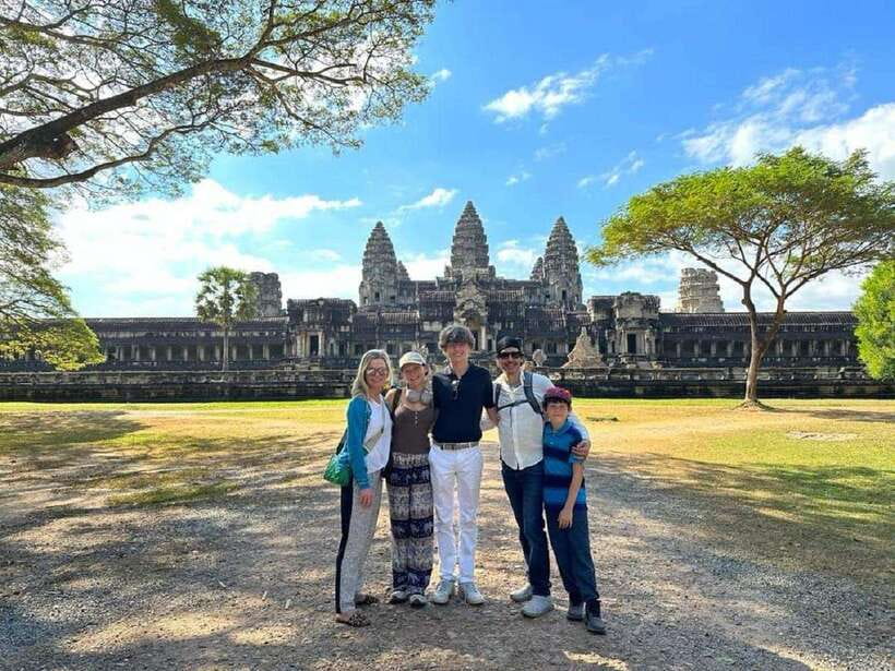 Siem Reap: Full Day Angkor Wat Temple Tour with Sunset - Angkor Thom and Bayon Temple: Smiling Faces With Context