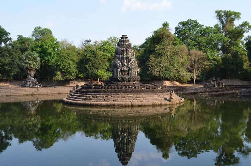 Siem Reap: Full-Day Tuk-Tuk Tour of Angkor Wat Temples - Ta Prohm: The Stop People Actually Remember
