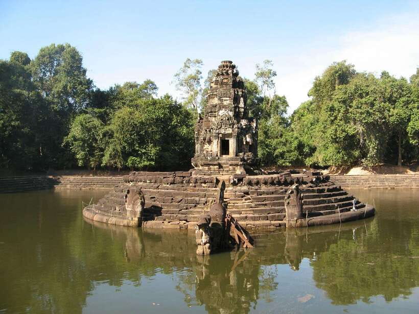 Siem Reap: Grand Circle Temples Tour With Private Tuk-Tuk - The early start: 4:30am pickup and an Angkor Wat sunrise plan