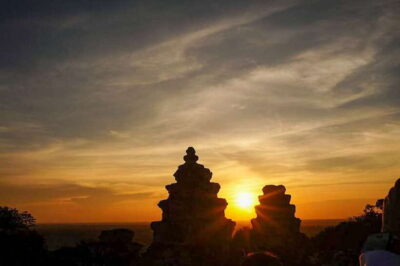 Siem Reap: Grand circle tour Sun set on bakeang hill & Guide - The Ride, the Pace, and Why the Minibus Matters