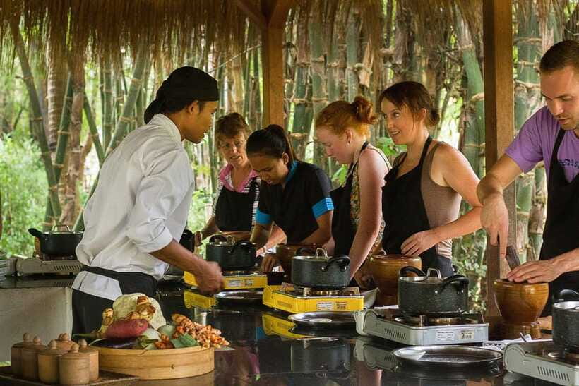 Siem Reap: Half-Day Cambodian Cooking Class - Bananas in Palm Sugar: The Sweet Finish That Lands