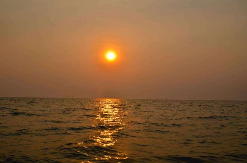 Siem Reap: Half-Day Kampong Phluk with Sunset, Boat & Guide - What Kampong Phluk is really like on Tonle Sap
