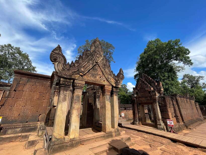 Siem Reap: Kulen Waterfall and Banteay Srei Exploration - Poeng Ta Kho (Amazing Cliff): a viewpoint that feels earned