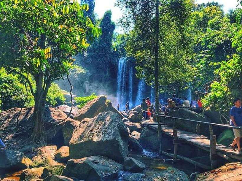 Siem Reap: Kulen Waterfall by Private Tour - The 1000 Lingas riverside site: carved stone by water