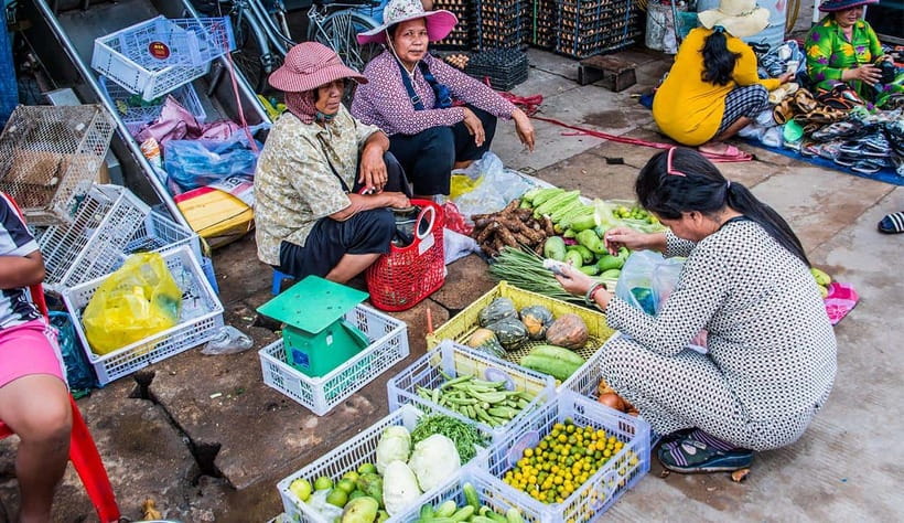 Siem Reap: Morning Cooking Class & Market Tour - Village Cooking School Setup: Tea, Towels, and Khmer House Atmosphere