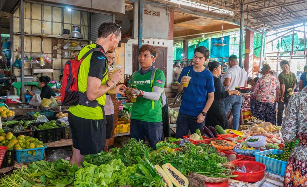 Siem Reap: Morning Food Tour, Market Walking & Street Art - Royal Independence Gardens street art: using a walk to digest your food