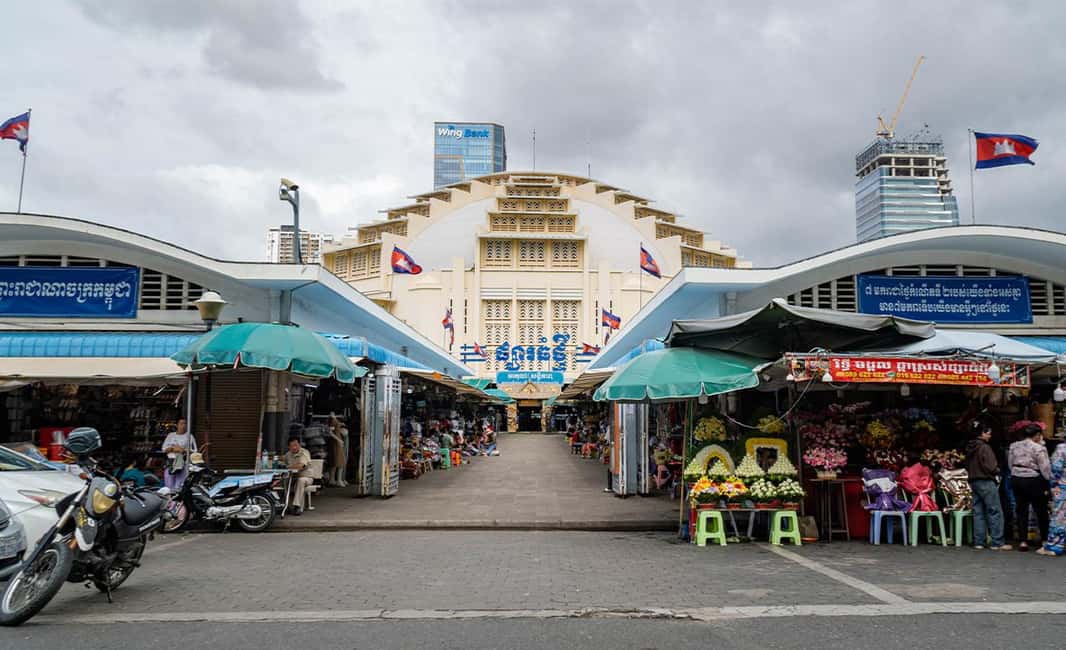 Siem Reap: Morning Food Tour, Market Walking & Street Art - Wat Damnak breakfast and Bai Sach Chrouk: what you’re tasting first