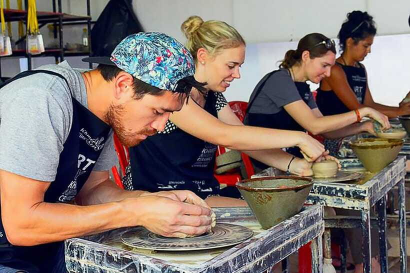 Siem Reap : Pottery Classes with Transfer round trip - The pottery wheel: making a traditional bowl with real technique