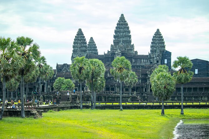 Siem Reap: Private Angkor Wat Sunrise & Tour Around Angkor Park - Ta Prohm: the tree-root spectacle and how to enjoy it without rushing