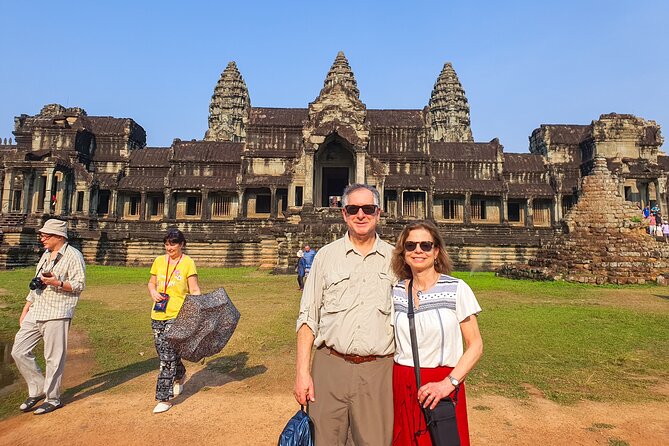 Siem Reap: Private Angkor Wat Sunrise & Tour Around Angkor Park - Angkor Thom and Bayon Temple: the final capital and the stone faces