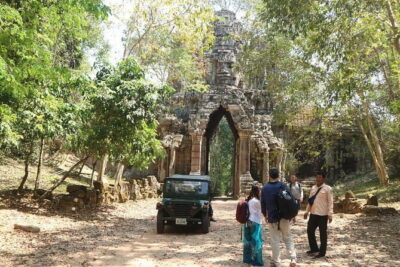Siem Reap: Private Custom Angkor Wat Tour with Local Guide - Stop-by-Stop: Angkor Wat, Bayon, Ta Prohm, and Preah Palilay