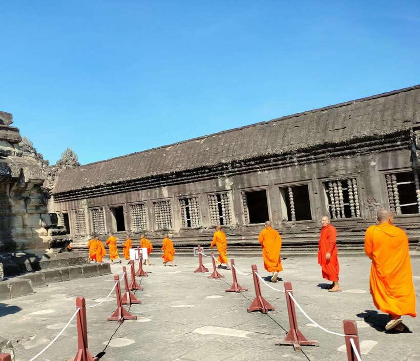 Siem Reap Private Tour: Angkor Wat Sunrise And Banteay Srei - What to bring (and what not to)