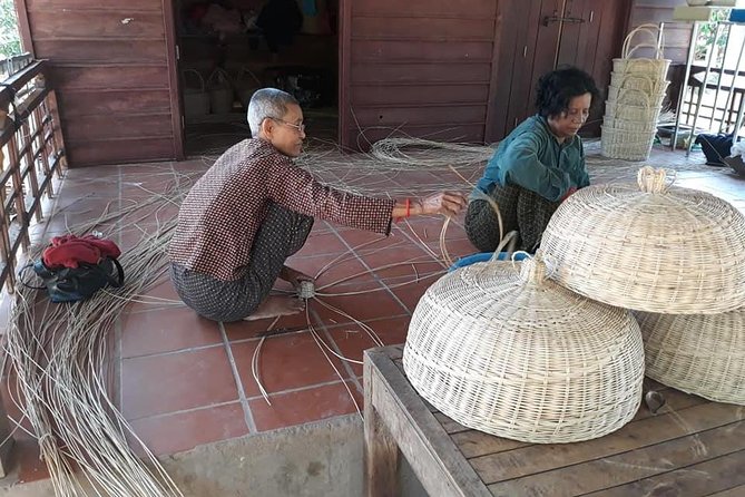 Siem Reap: Silk Farm & Countryside Offbeat Jeep Tour - The silk farm stop: traditional silk-making explained