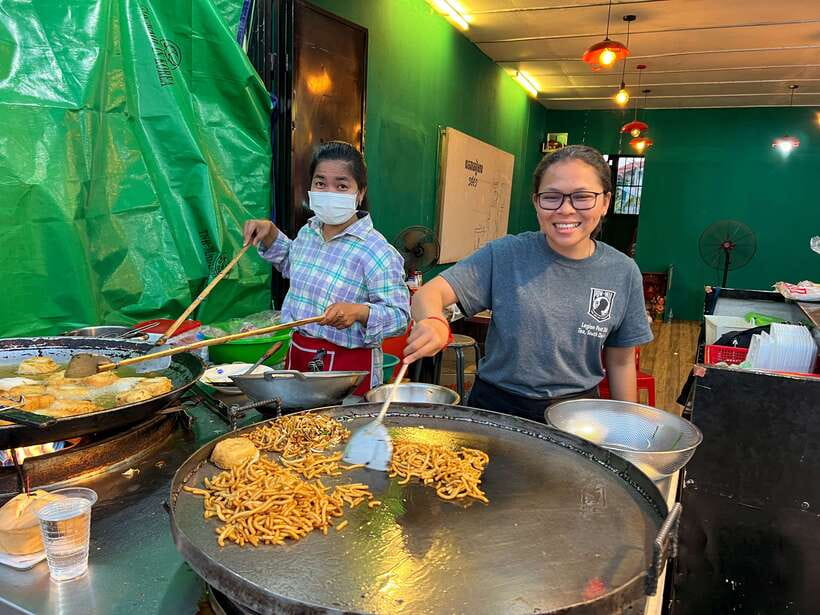 Siem Reap: Small Group Street Food Tour with Tuk-Tuk Ride - What you actually eat: spring rolls, noodles, skewers, and the insect lineup