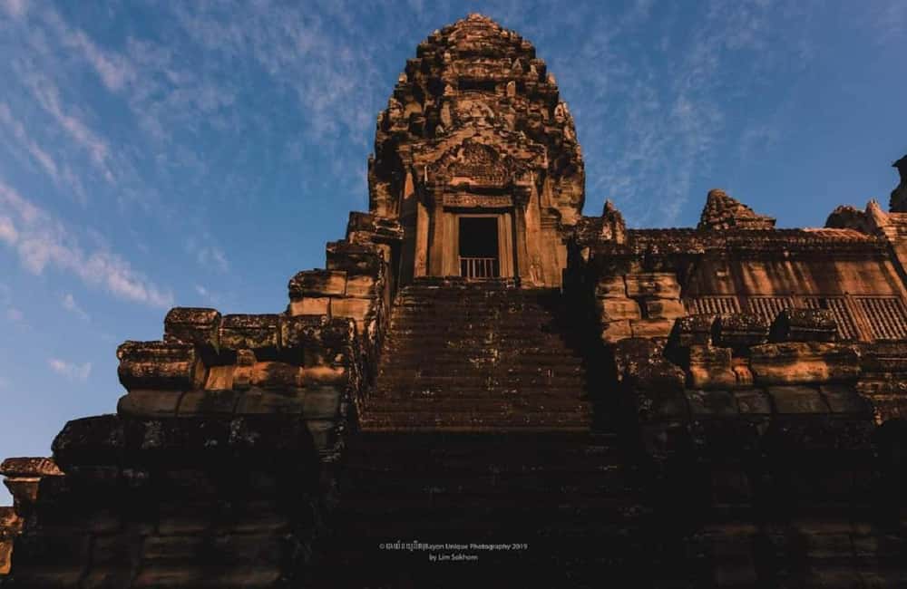 Siem Reap Temple Tour 2-Day with Sunrise/Sunset - The guide and the day-to-day experience (English tour, pickup, and pacing)