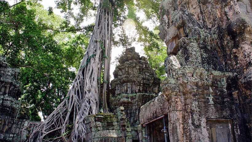 Small-Group Explore Angkor Wat Sunrise Tour with Guide - Pre Rup and Pink Temple: brick, contrast, and good momentum