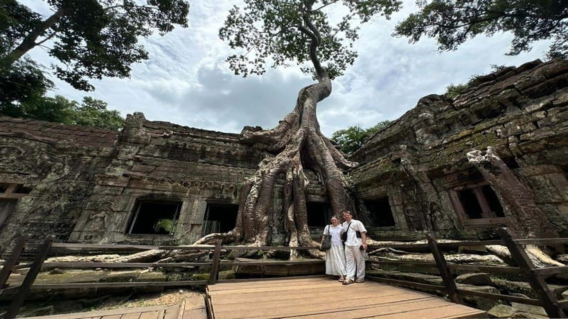 Small-Group Explore Angkor Wat Sunrise Tour with Guide - Small-group comfort: max 10 people, English guide, and A/C transport