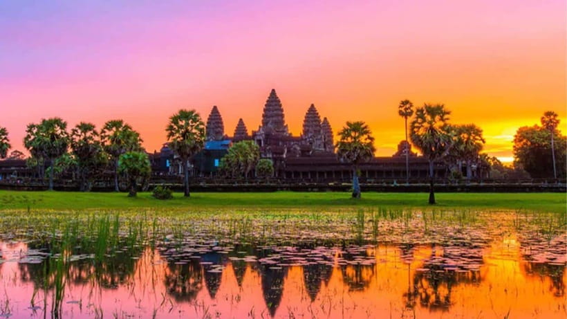 Small-Group Explore Angkor Wat Sunrise Tour with Guide - The Srah Srong breakfast break: quick fuel near the Royal Bath