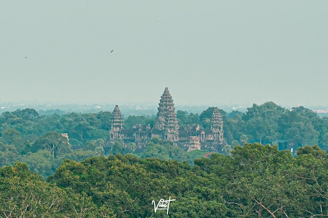 Sunrise Small Group Tour in Siem Reap - Stop 2: Angkor Wat sunrise and the 12th-century highlights