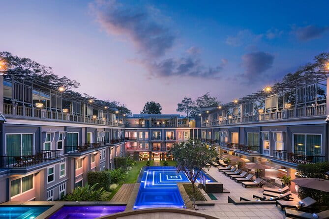 Transfer from Hotels in Siem Reap City to Siem Reap Airport - Hotel Lobby Pickup With Your Name on the Sign