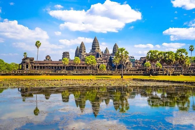 Ultimate Half Day Tour- Angkor Wat, Ta Promh and Bayon Temple - The guide and driver effect: when the day feels easy